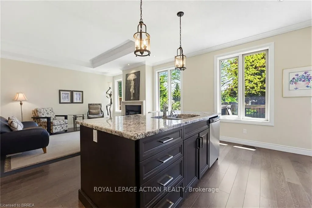 Photo 11 of Unit #9, 30 Cedar Street, Brant, Paris — HOMEH
