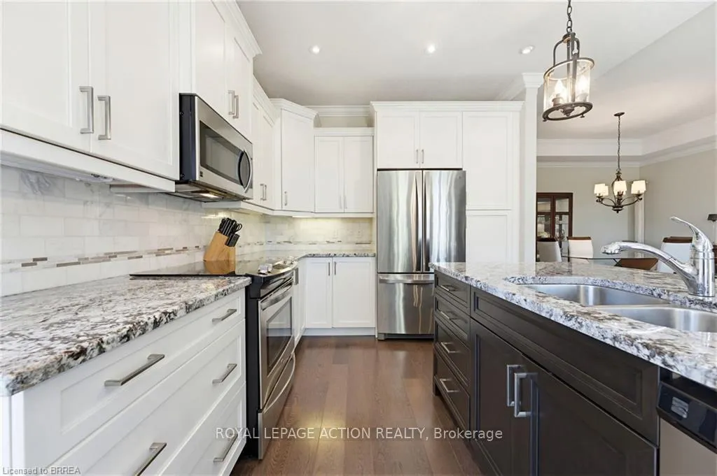 Photo 13 of Unit #9, 30 Cedar Street, Brant, Paris — HOMEH