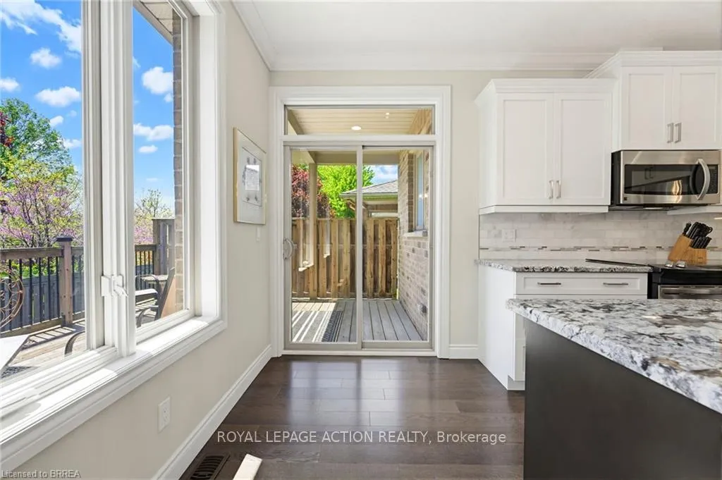 Photo 14 of Unit #9, 30 Cedar Street, Brant, Paris — HOMEH