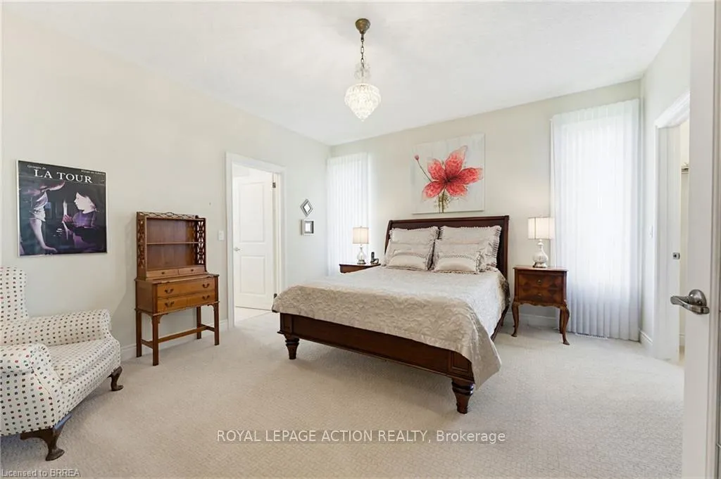 Photo 15 of Unit #9, 30 Cedar Street, Brant, Paris — HOMEH
