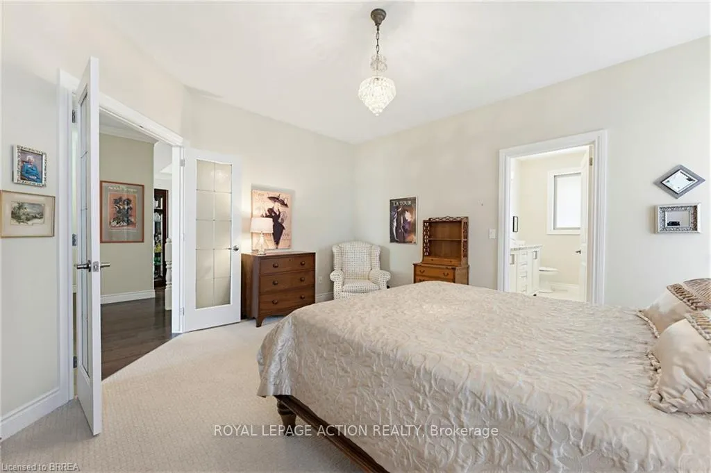 Photo 16 of Unit #9, 30 Cedar Street, Brant, Paris — HOMEH