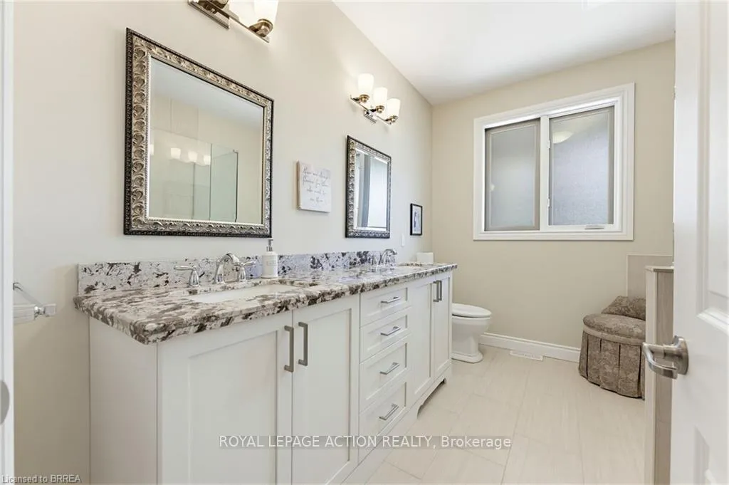 Photo 17 of Unit #9, 30 Cedar Street, Brant, Paris — HOMEH