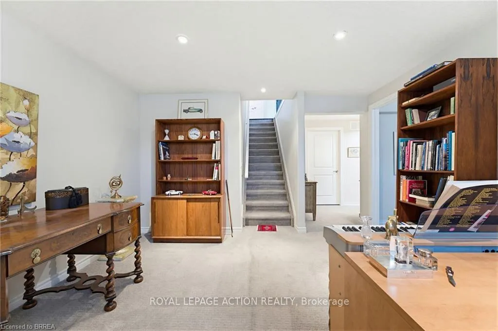 Photo 22 of Unit #9, 30 Cedar Street, Brant, Paris — HOMEH