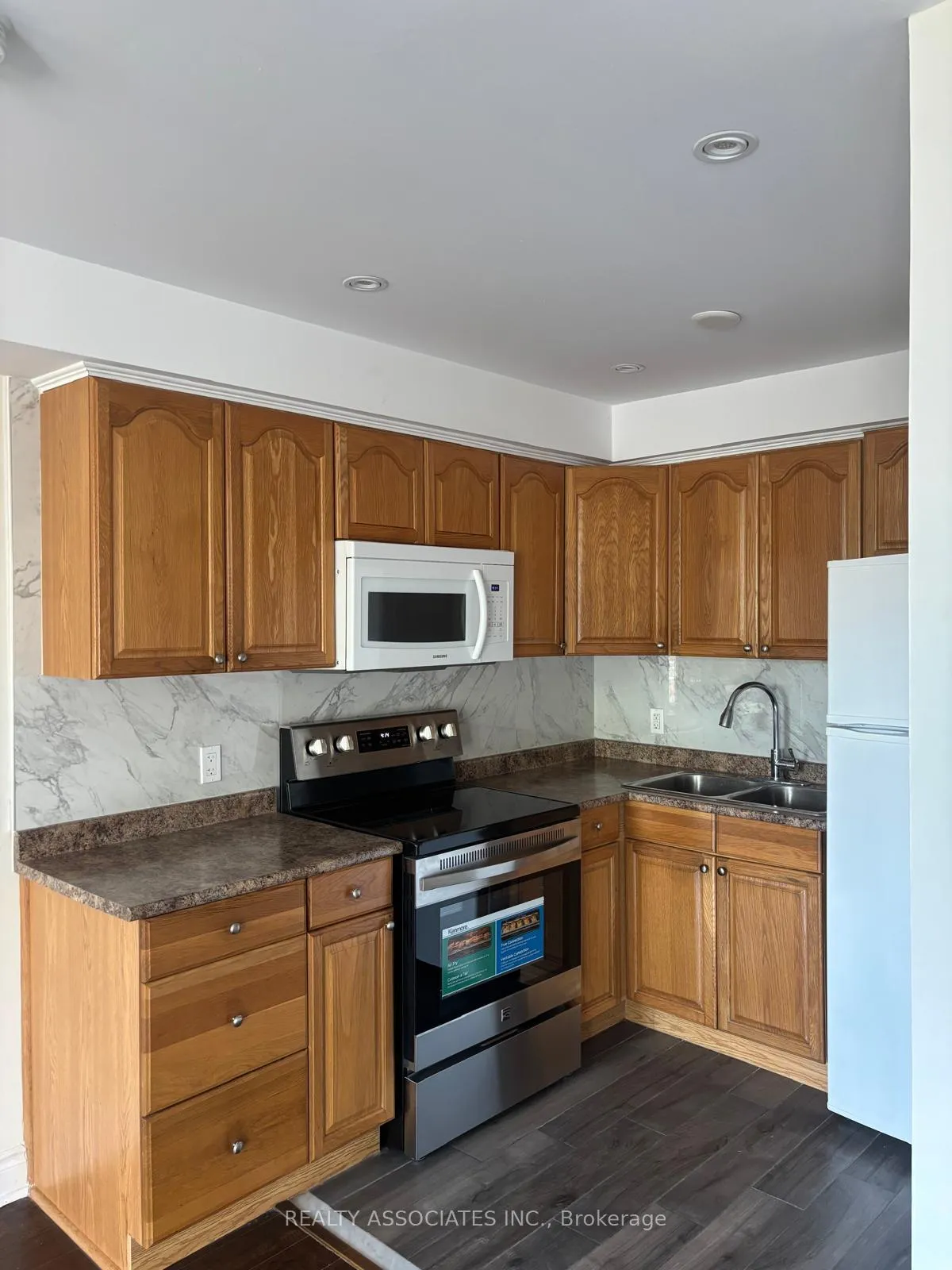 Photo 2 of Unit B, 1389 Danforth Avenue, Toronto, Greenwood-Coxwell — HOMEH
