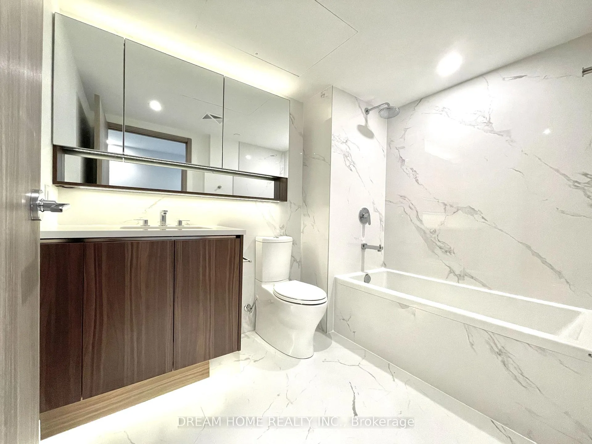 Photo 3 of Unit 1810, 38 Widmer Street, Toronto, Waterfront Communities — HOMEH