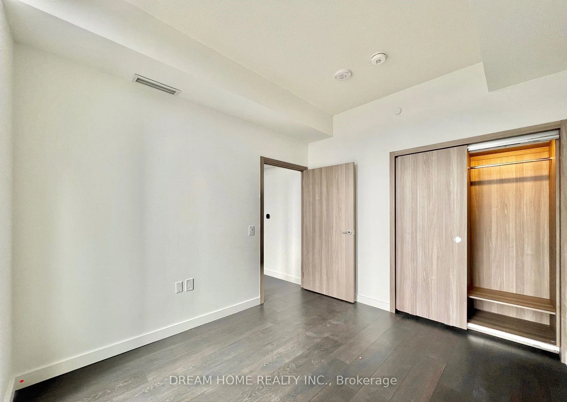 Photo 4 of Unit 1810, 38 Widmer Street, Toronto, Waterfront Communities — HOMEH