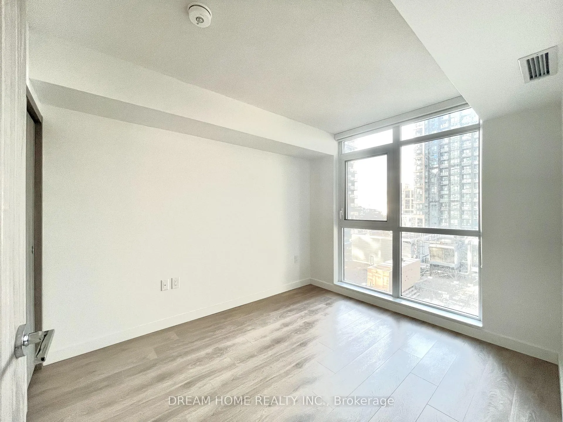 Photo 6 of Unit 1810, 38 Widmer Street, Toronto, Waterfront Communities — HOMEH