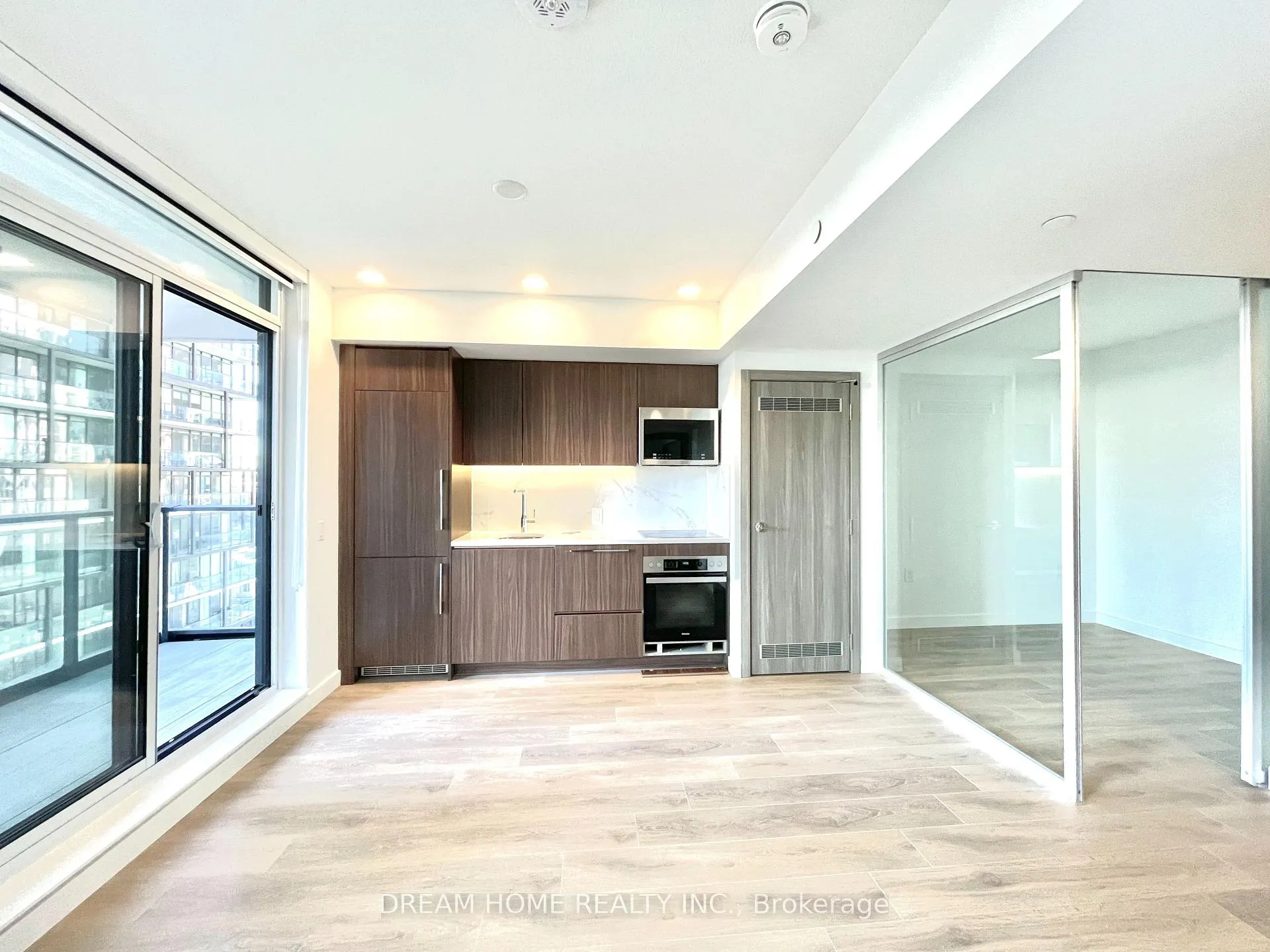 Photo 7 of Unit 1810, 38 Widmer Street, Toronto, Waterfront Communities — HOMEH