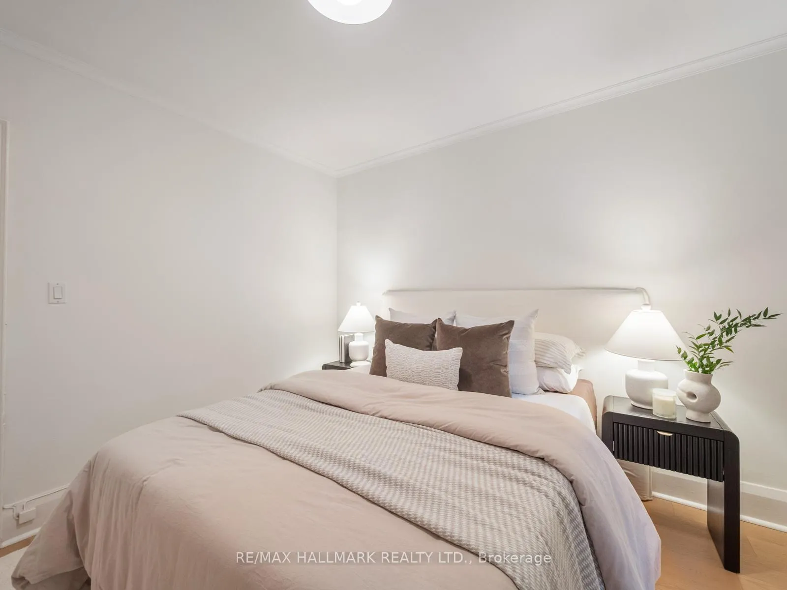 Photo 16 of 33 Mortimer Avenue, Toronto, Broadview North — HOMEH