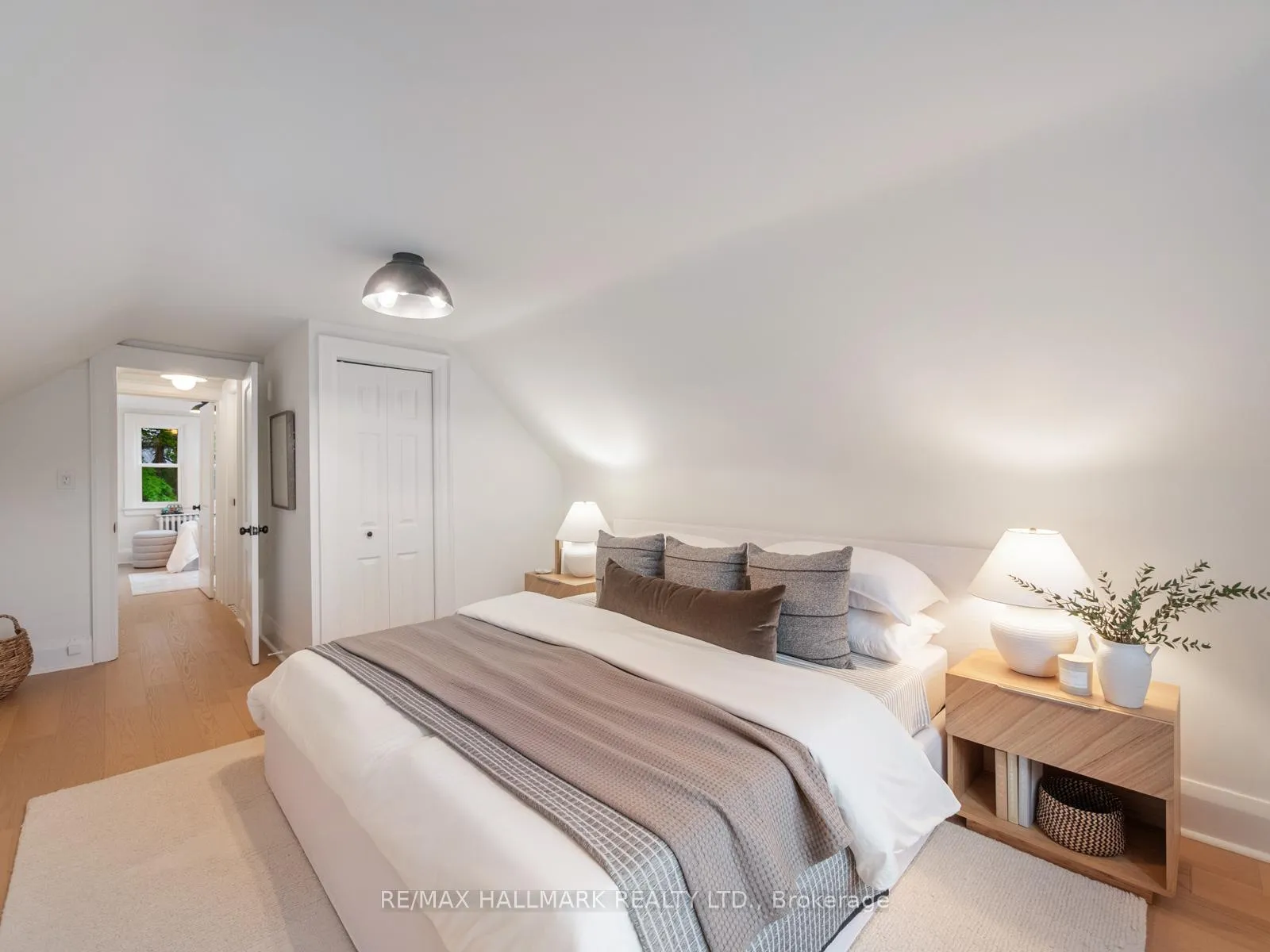 Photo 22 of 33 Mortimer Avenue, Toronto, Broadview North — HOMEH