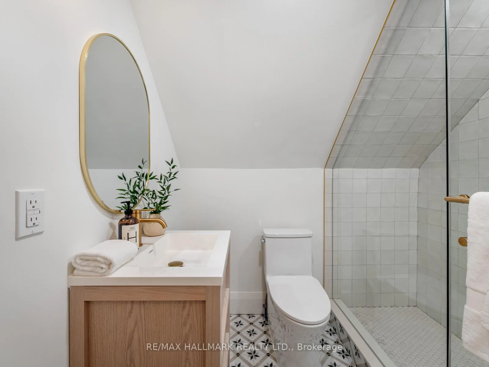 Photo 28 of 33 Mortimer Avenue, Toronto, Broadview North — HOMEH