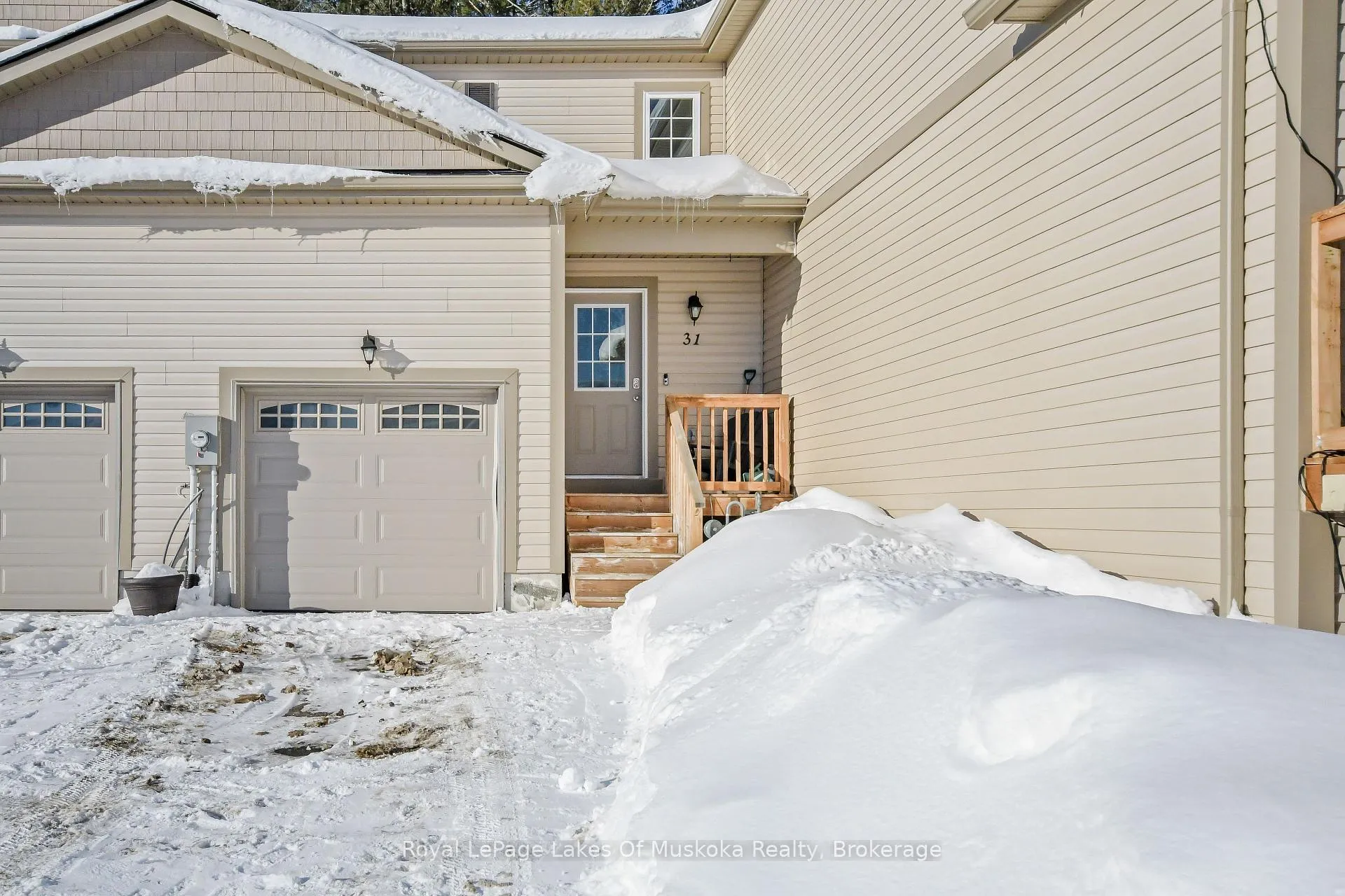 Photo 4 of 31 Nicole Park Place, Bracebridge, Macaulay — HOMEH