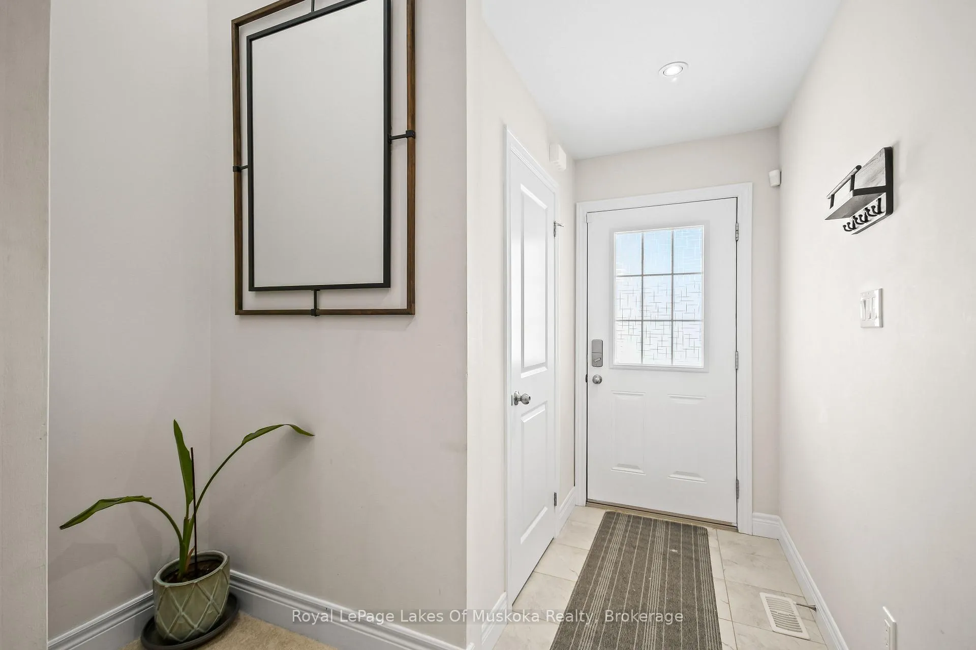 Photo 5 of 31 Nicole Park Place, Bracebridge, Macaulay — HOMEH