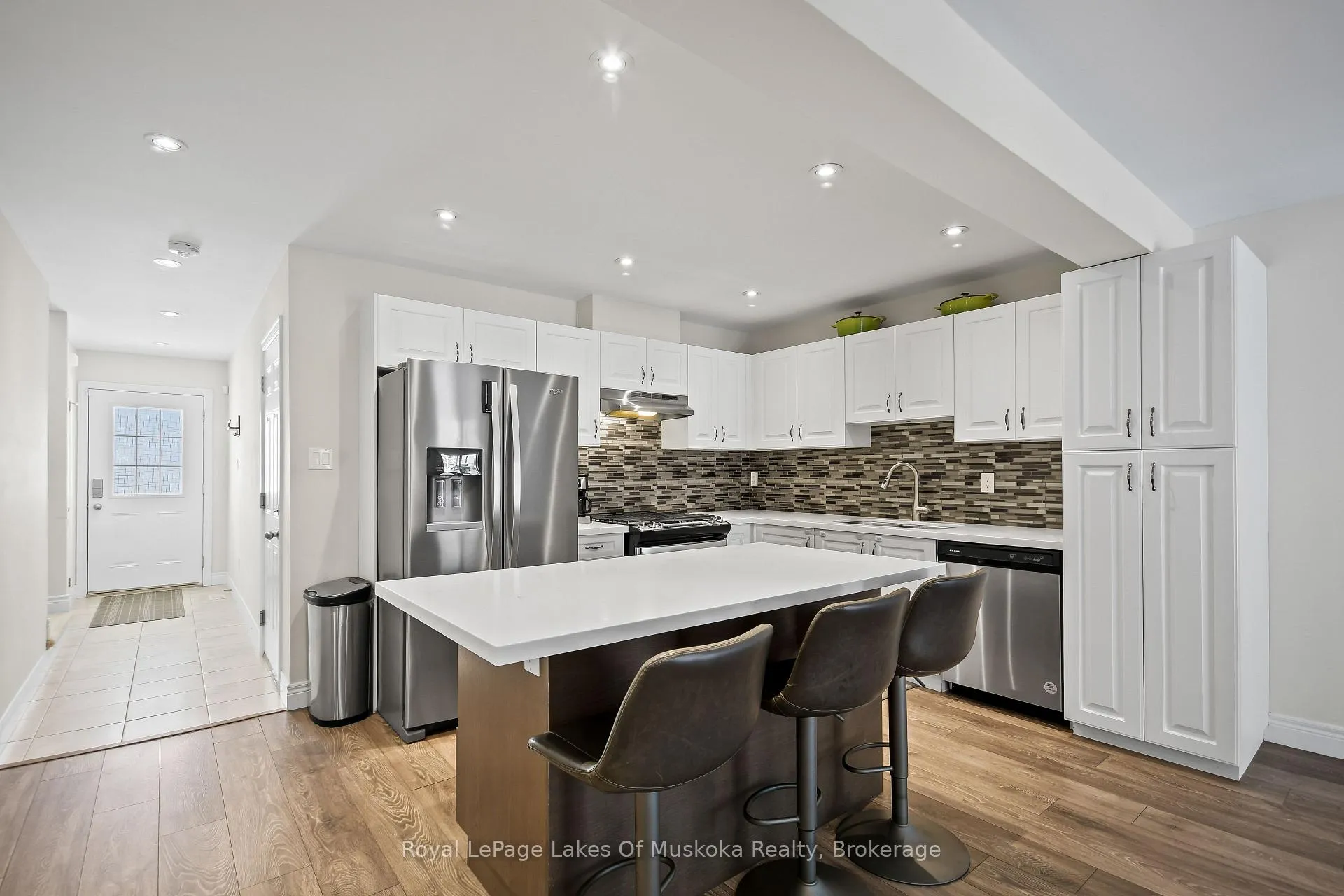 Photo 12 of 31 Nicole Park Place, Bracebridge, Macaulay — HOMEH