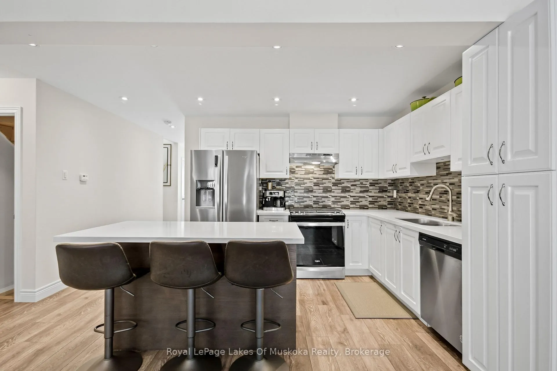 Photo 13 of 31 Nicole Park Place, Bracebridge, Macaulay — HOMEH