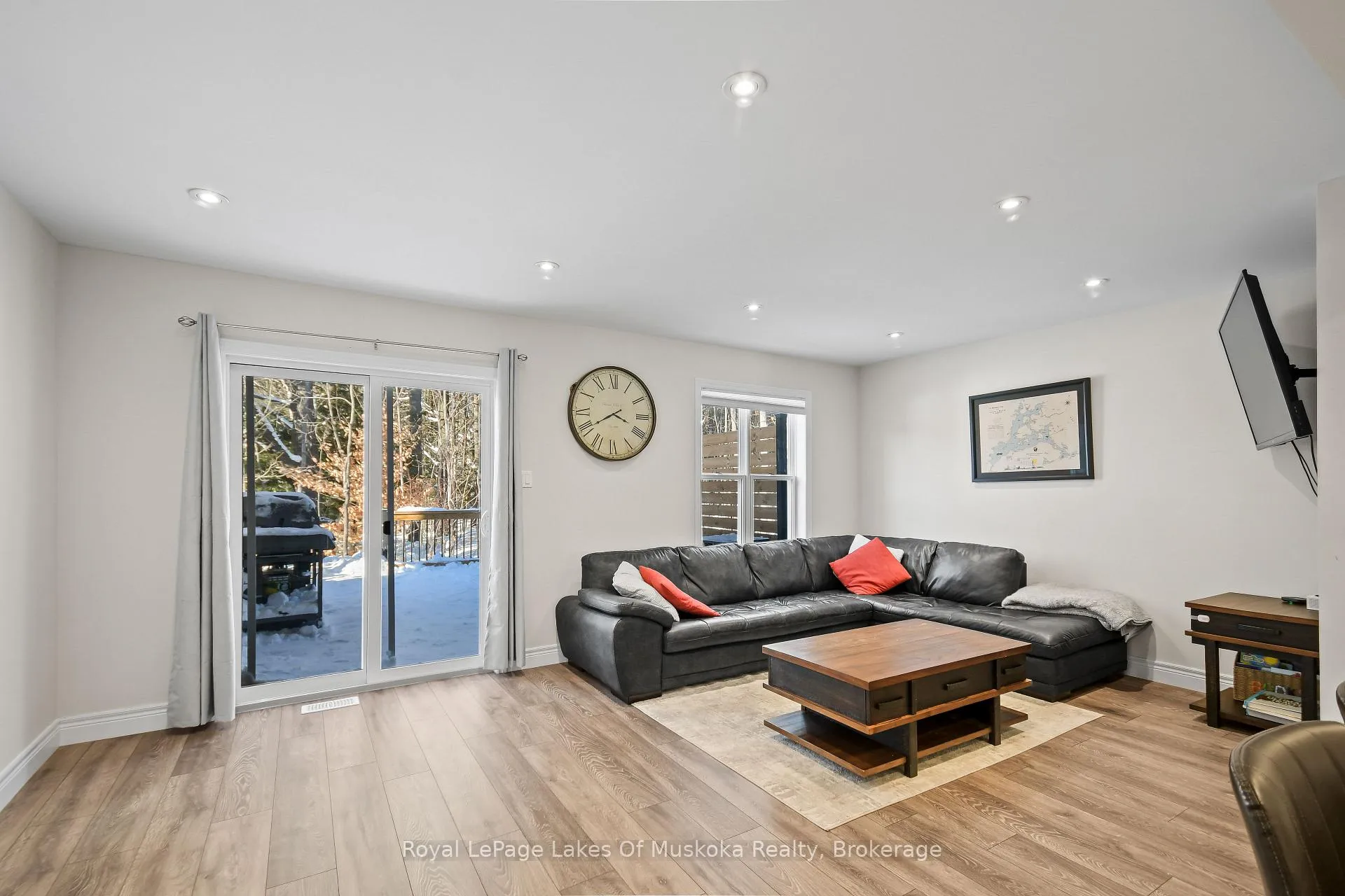 Photo 15 of 31 Nicole Park Place, Bracebridge, Macaulay — HOMEH