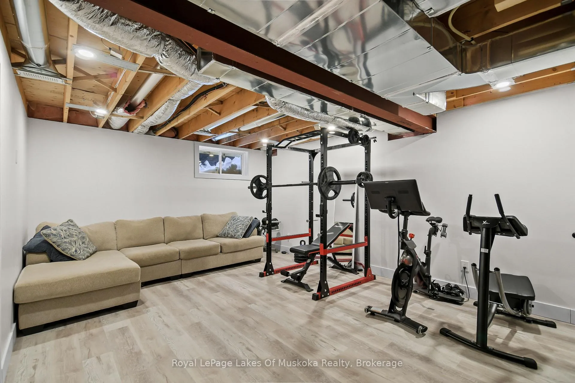 Photo 19 of 31 Nicole Park Place, Bracebridge, Macaulay — HOMEH
