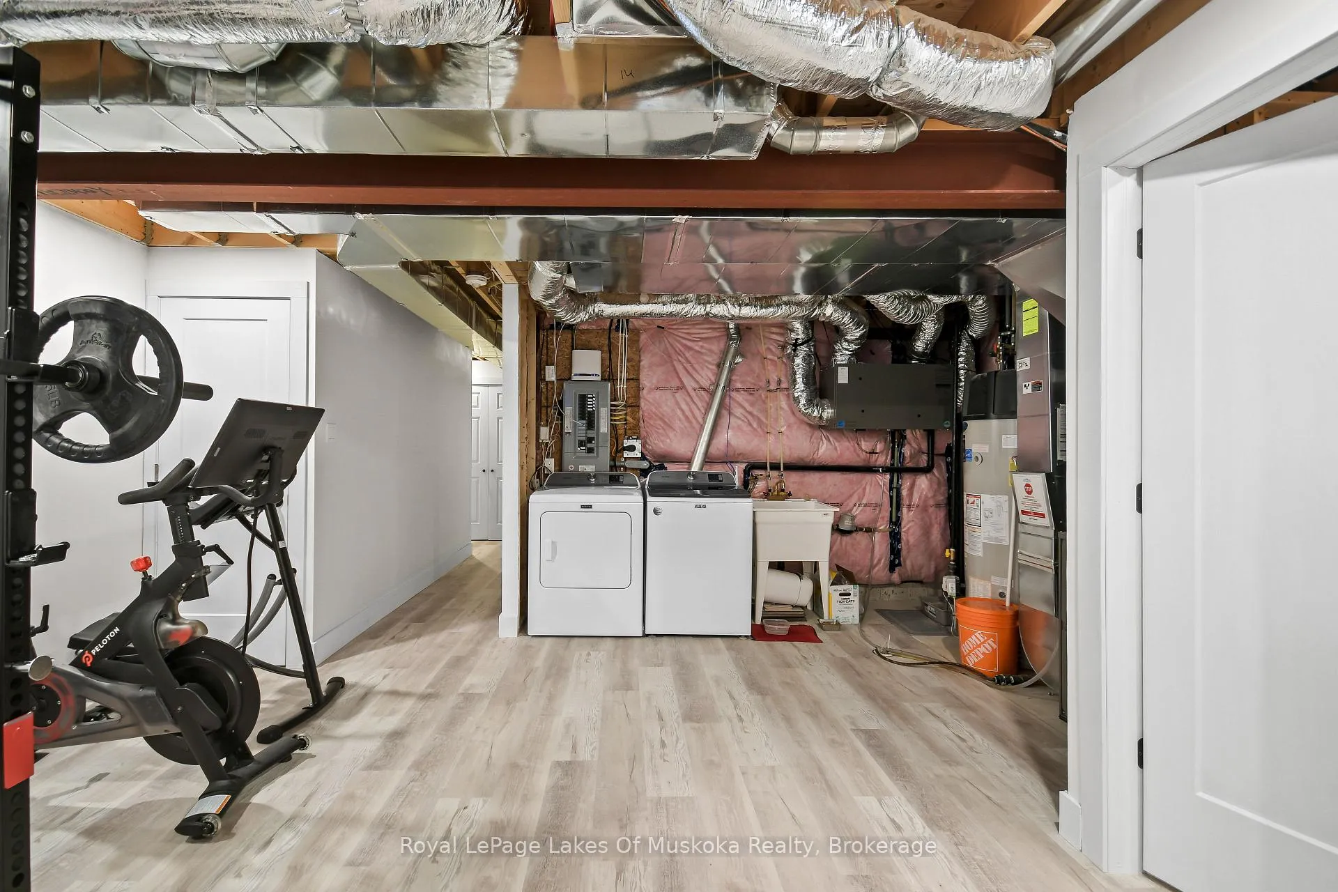 Photo 20 of 31 Nicole Park Place, Bracebridge, Macaulay — HOMEH