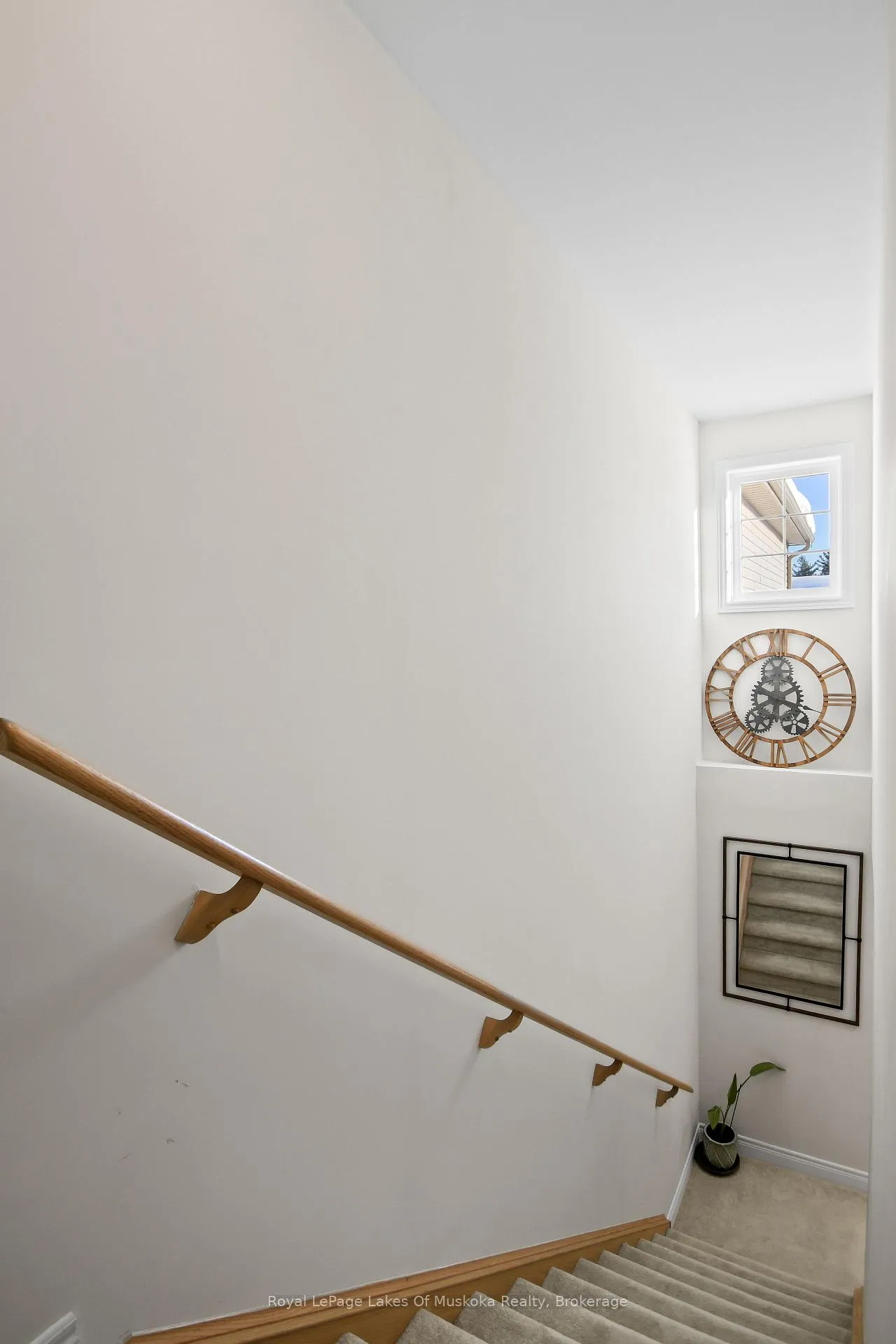 Photo 28 of 31 Nicole Park Place, Bracebridge, Macaulay — HOMEH