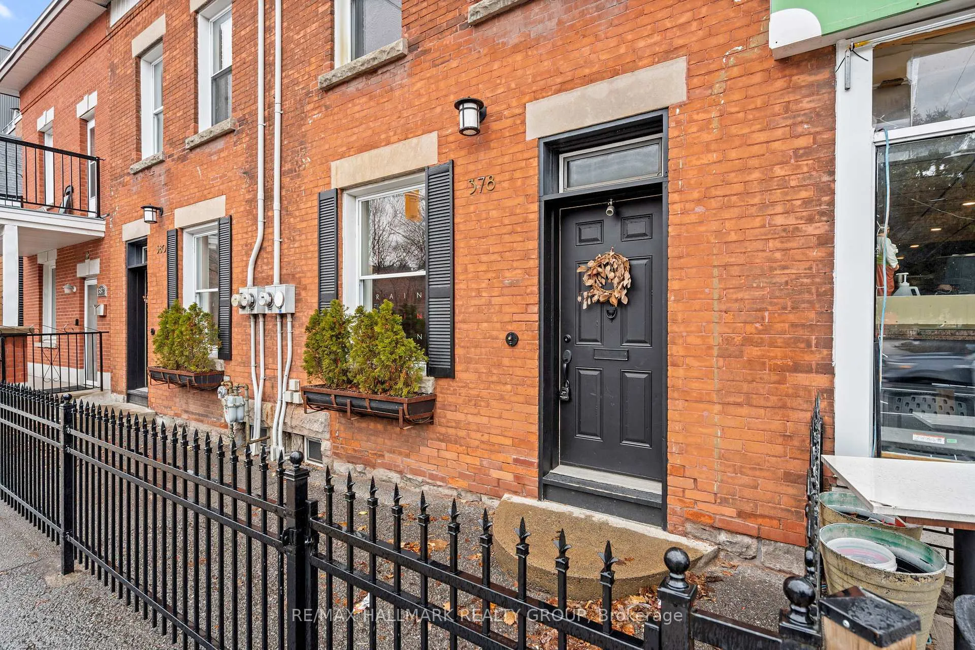 Photo 2 of 378 Booth Street, Ottawa, West Centre Town — HOMEH