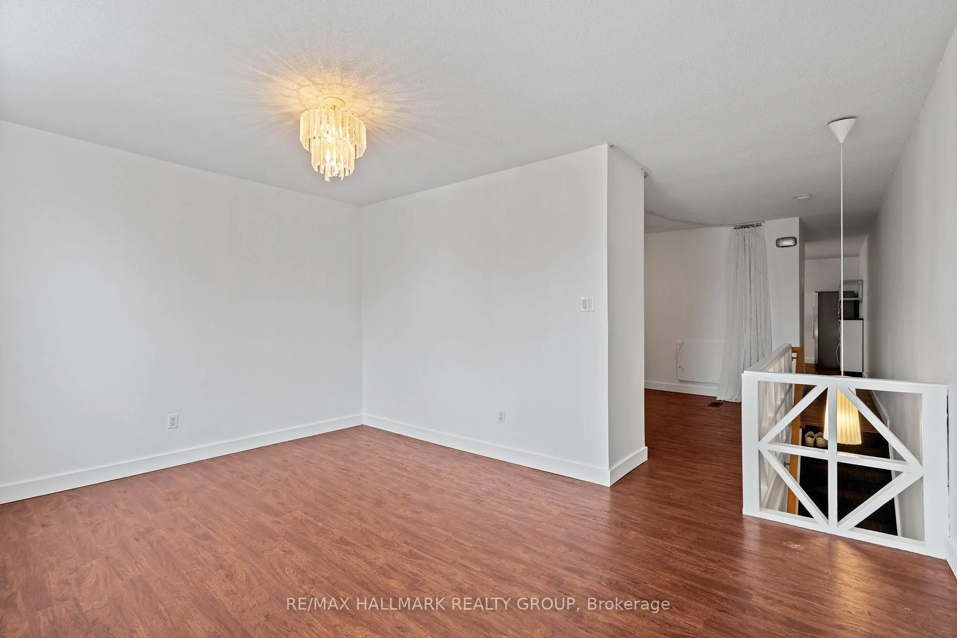 Photo 5 of 378 Booth Street, Ottawa, West Centre Town — HOMEH