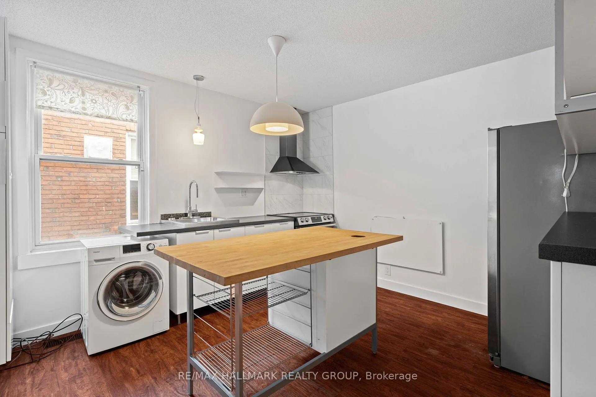 Photo 6 of 378 Booth Street, Ottawa, West Centre Town — HOMEH