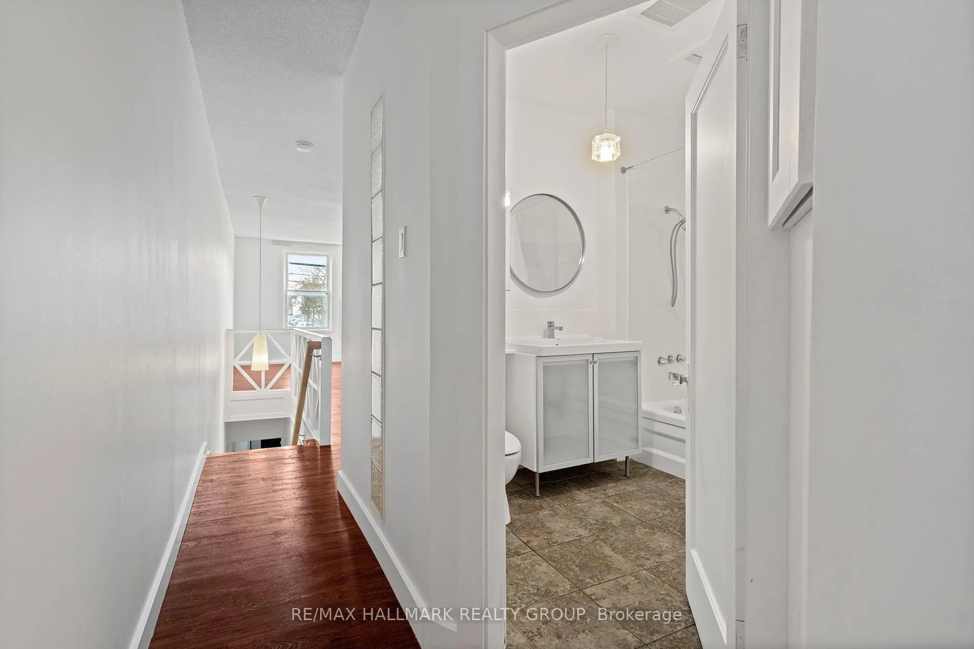 Photo 11 of 378 Booth Street, Ottawa, West Centre Town — HOMEH