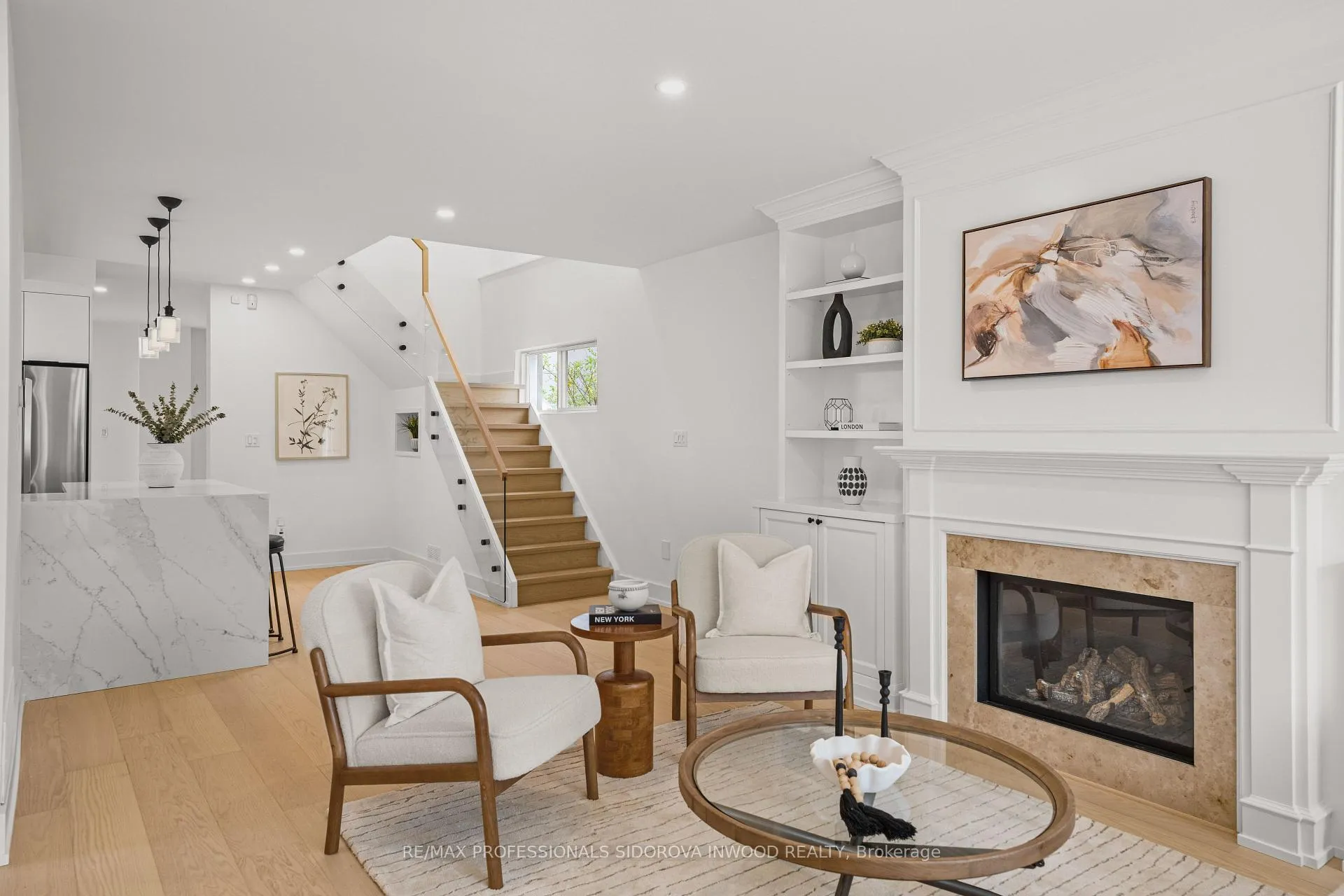 Photo 8 of 2 Ostend Avenue, Toronto, High Park-Swansea — HOMEH