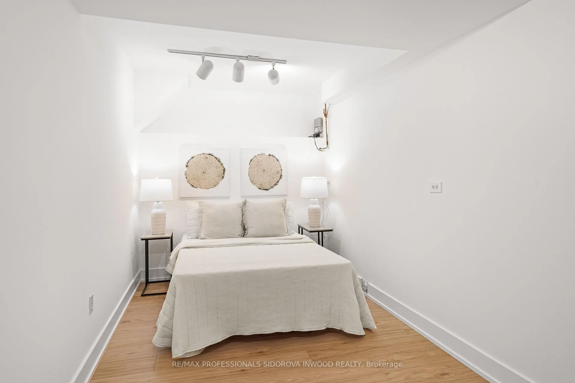 Photo 41 of 2 Ostend Avenue, Toronto, High Park-Swansea — HOMEH