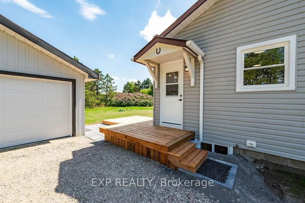 Photo 4 of 1482 Gillan Road, Horton, Horton Twp — HOMEH