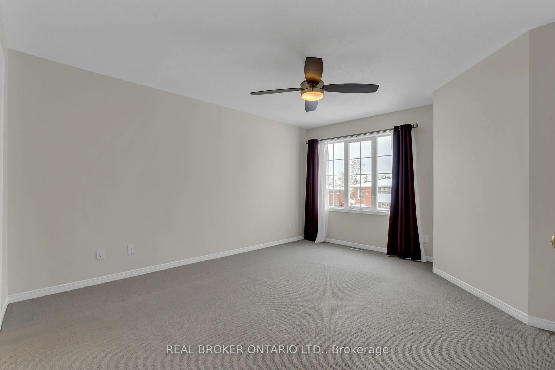 Photo 12 of 1133 Clyde Avenue, Ottawa, Central Park — HOMEH