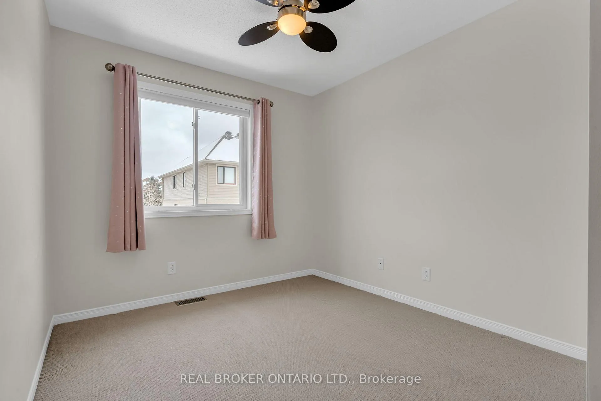 Photo 17 of 1133 Clyde Avenue, Ottawa, Central Park — HOMEH