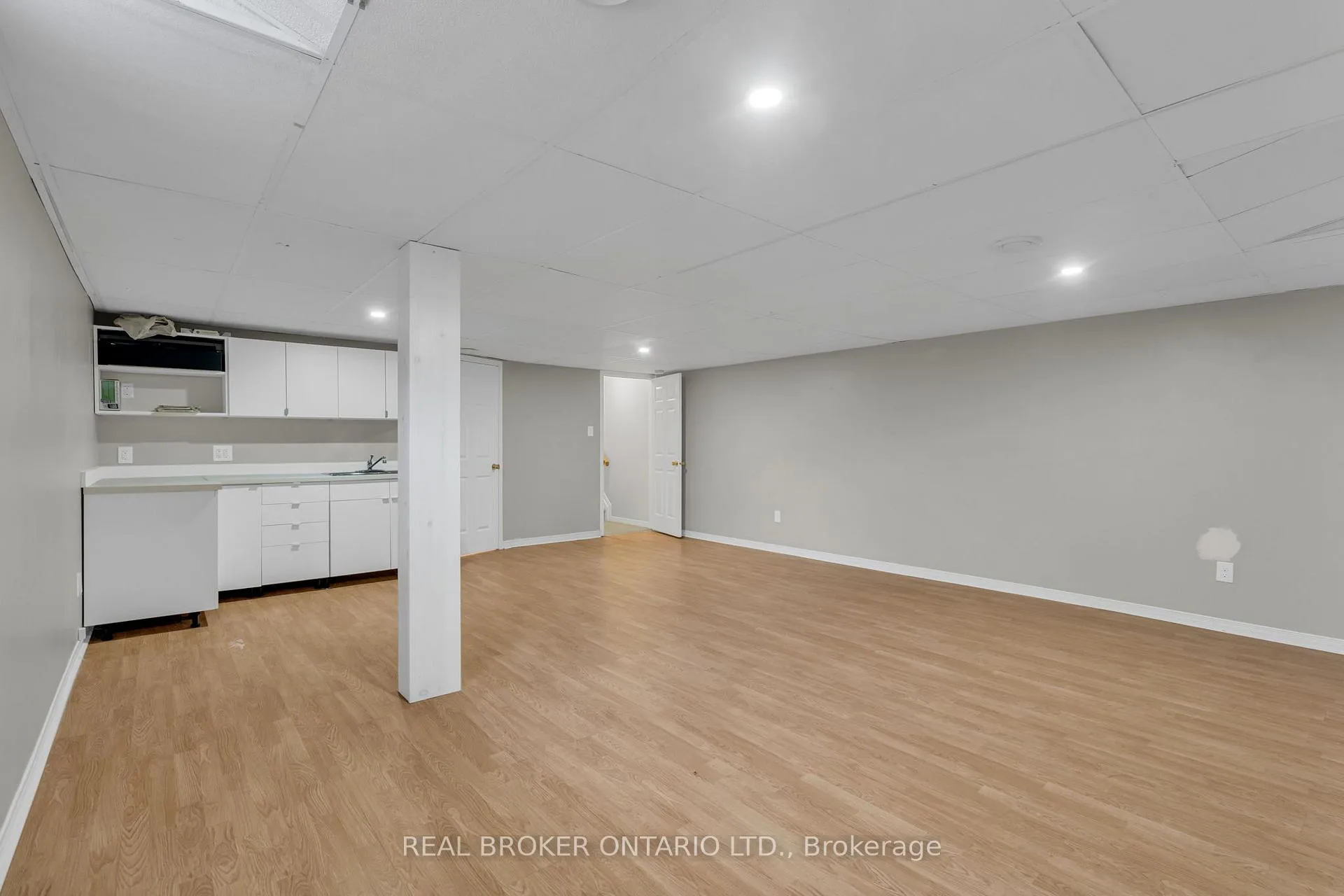 Photo 20 of 1133 Clyde Avenue, Ottawa, Central Park — HOMEH