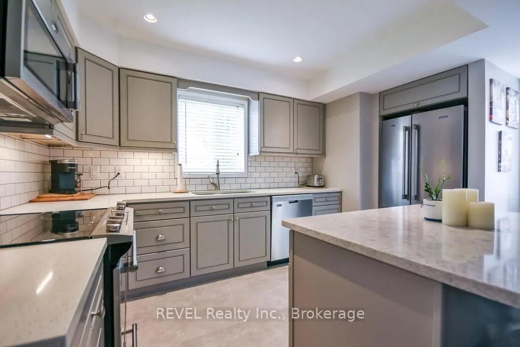 Photo 7 of 179 Luckport Crescent, Midland — HOMEH