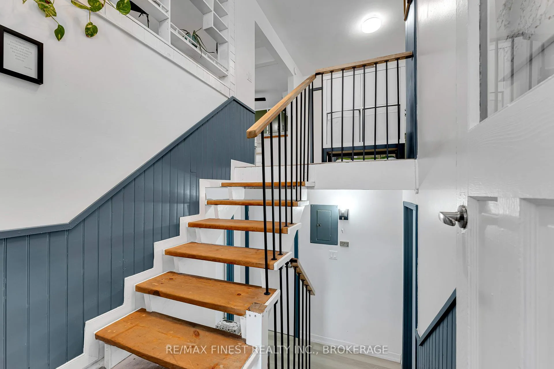 Photo 22 of 81 Weller Avenue, Kingston, Rideau — HOMEH