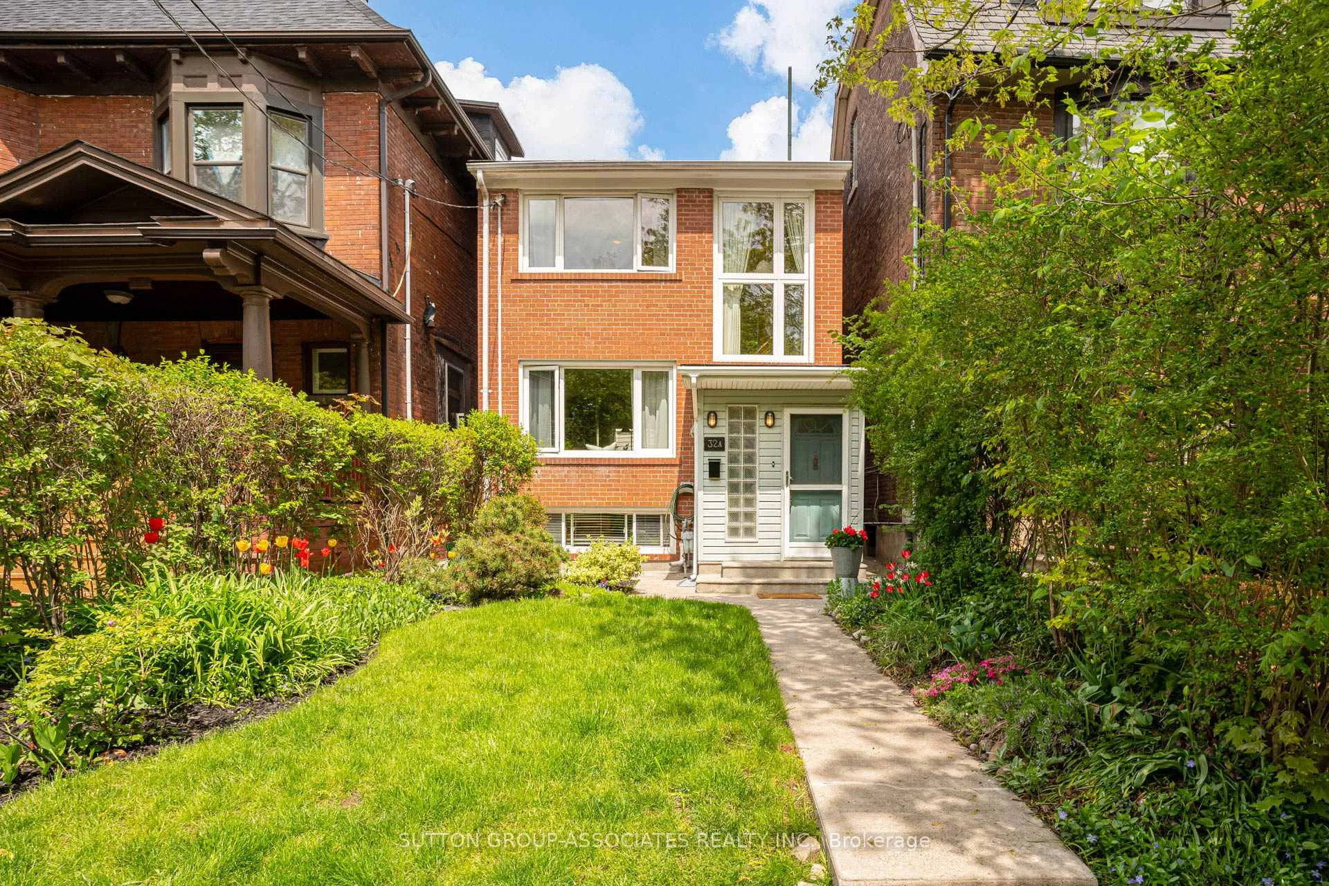 Photo 3 of 32A Vermont Avenue, Toronto, The Annex — HOMEH