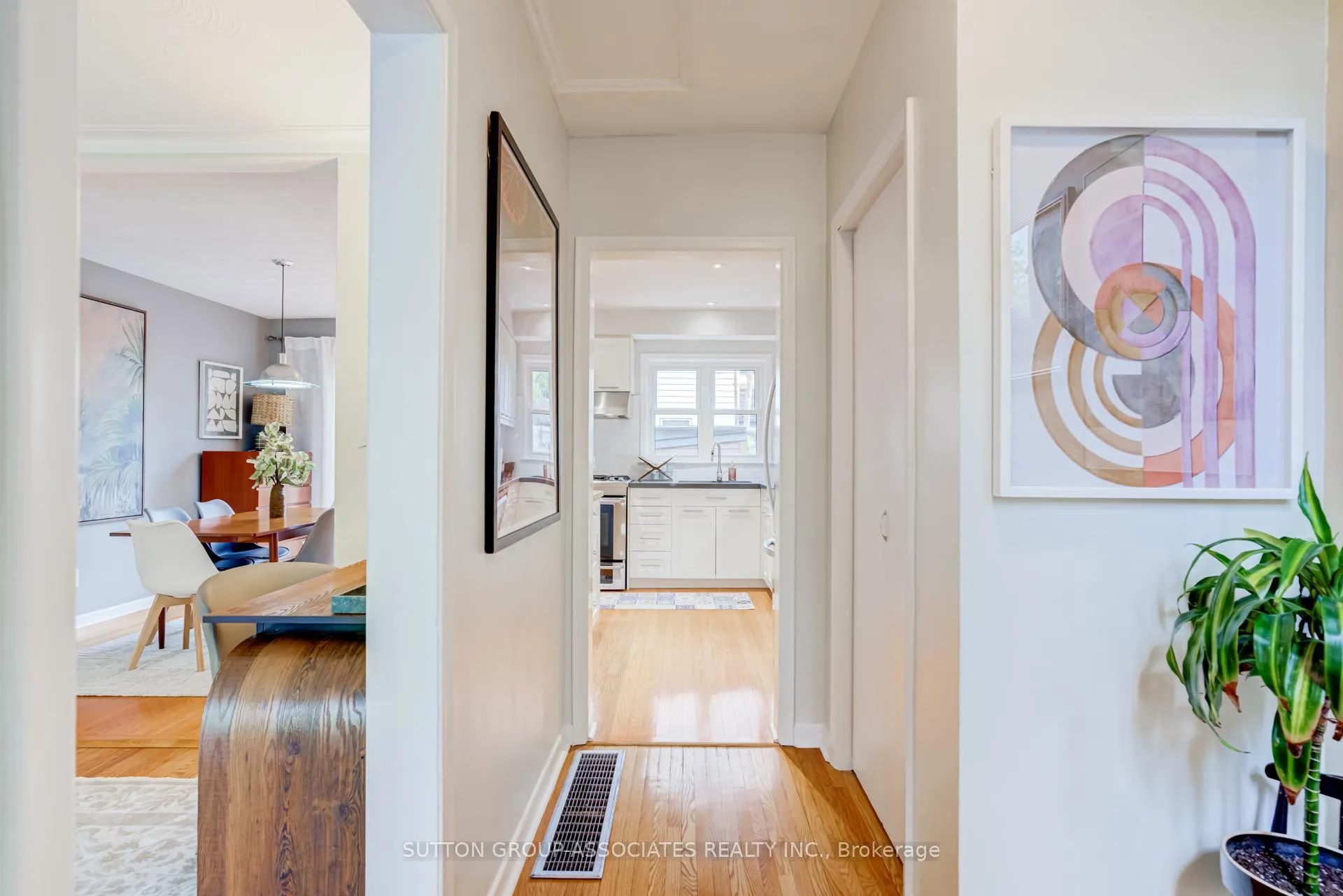 Photo 7 of 32A Vermont Avenue, Toronto, The Annex — HOMEH