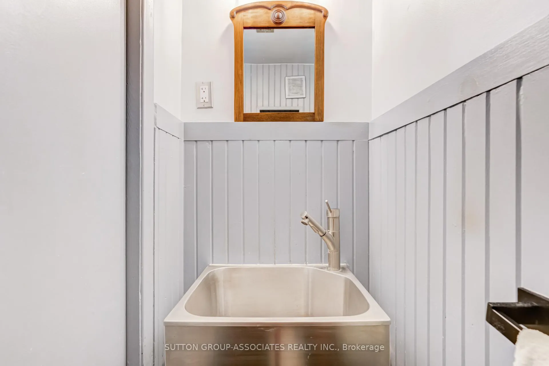 Photo 37 of 32A Vermont Avenue, Toronto, The Annex — HOMEH