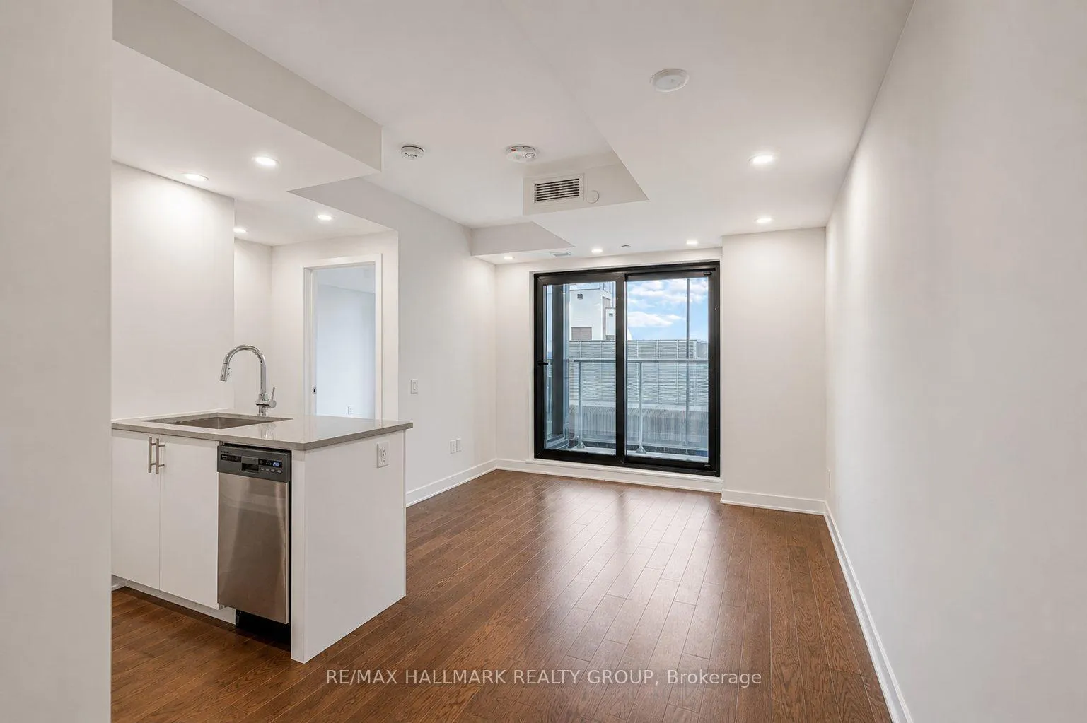 Photo 4 of Unit 1502, 340 Queen Street, Ottawa, Ottawa Centre — HOMEH