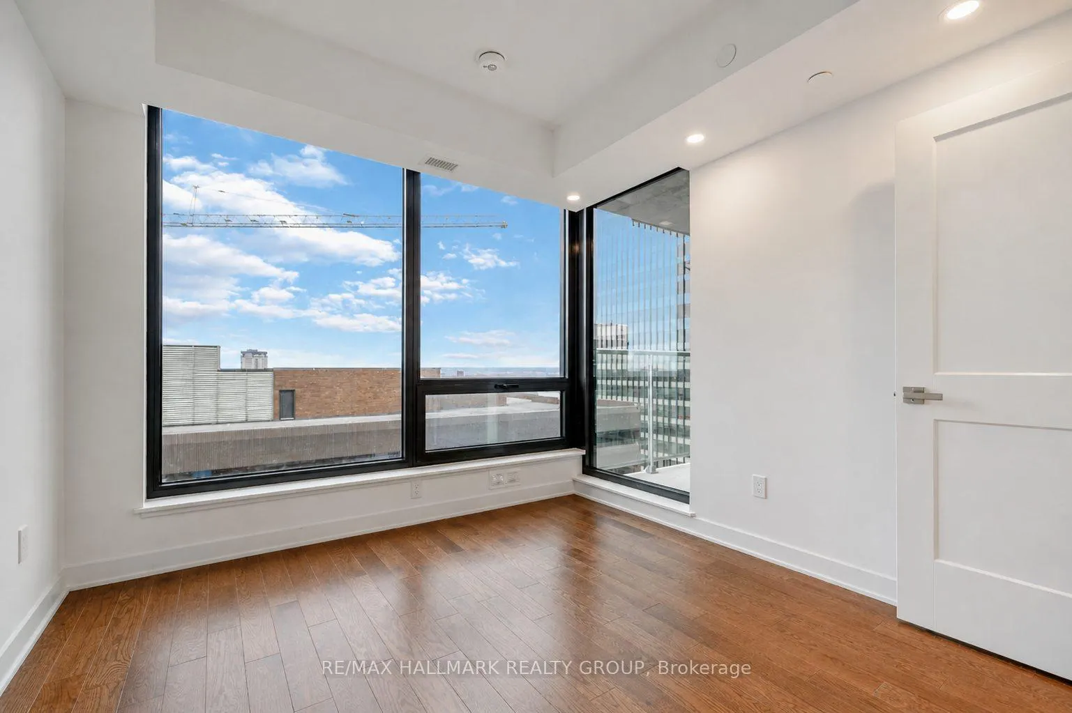 Photo 6 of Unit 1502, 340 Queen Street, Ottawa, Ottawa Centre — HOMEH
