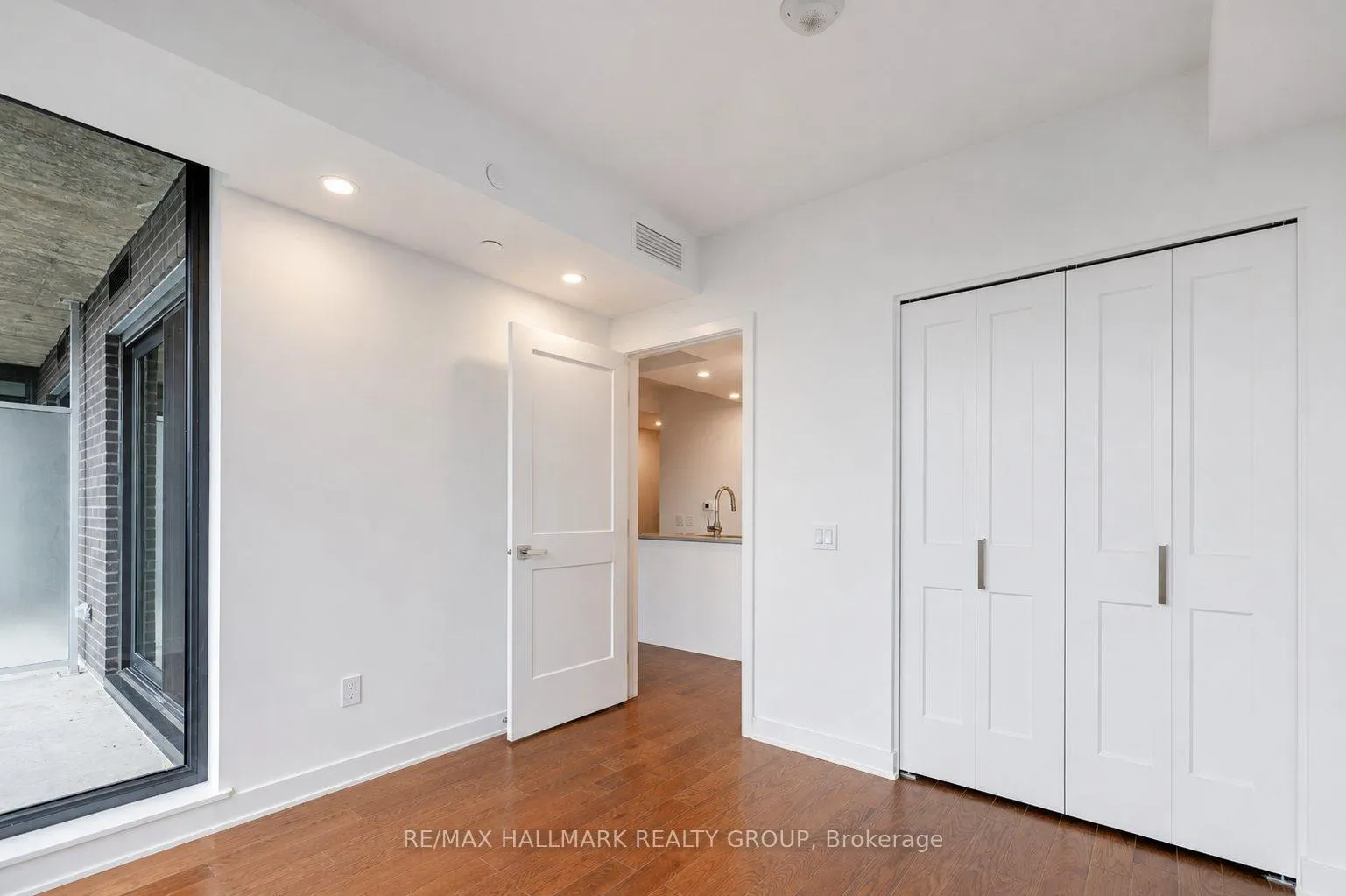 Photo 8 of Unit 1502, 340 Queen Street, Ottawa, Ottawa Centre — HOMEH