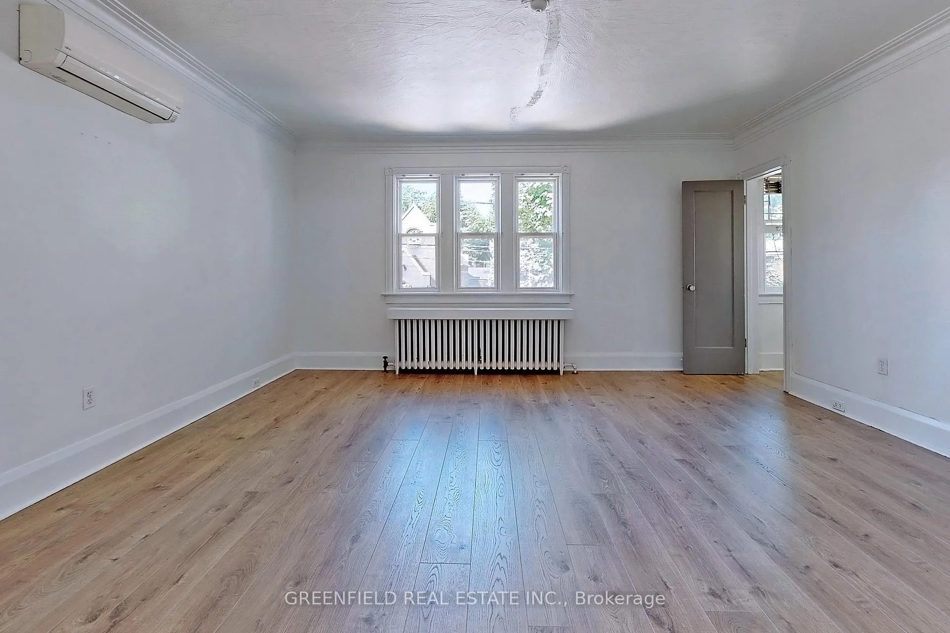 Photo 5 of Unit Upper, 1747 Bayview Avenue, Toronto, Leaside — HOMEH