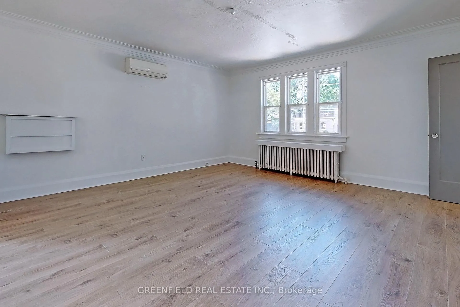 Photo 6 of Unit Upper, 1747 Bayview Avenue, Toronto, Leaside — HOMEH