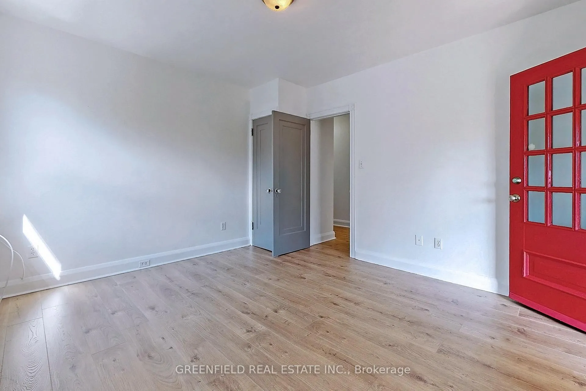Photo 18 of Unit Upper, 1747 Bayview Avenue, Toronto, Leaside — HOMEH