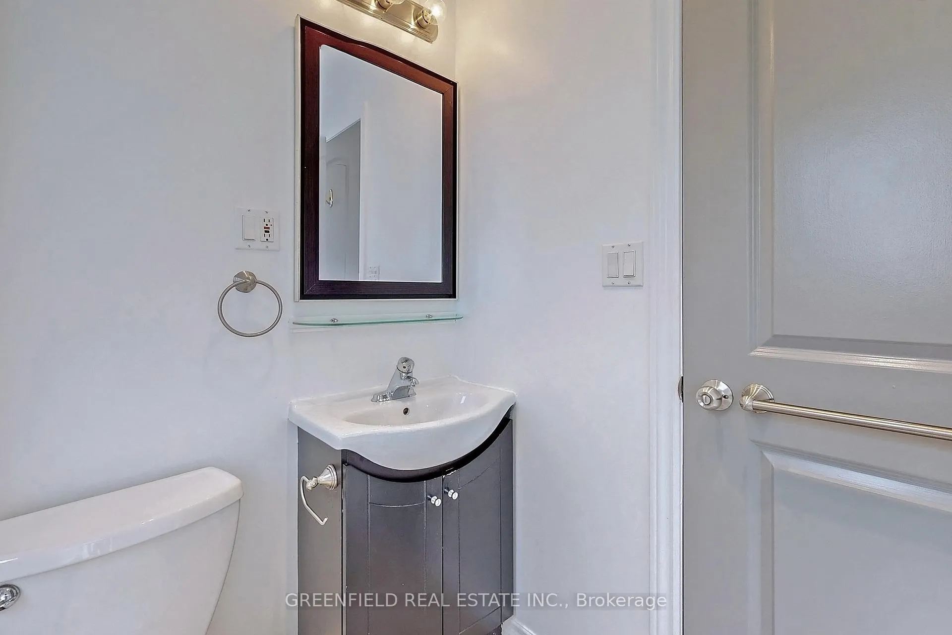 Photo 24 of Unit Upper, 1747 Bayview Avenue, Toronto, Leaside — HOMEH