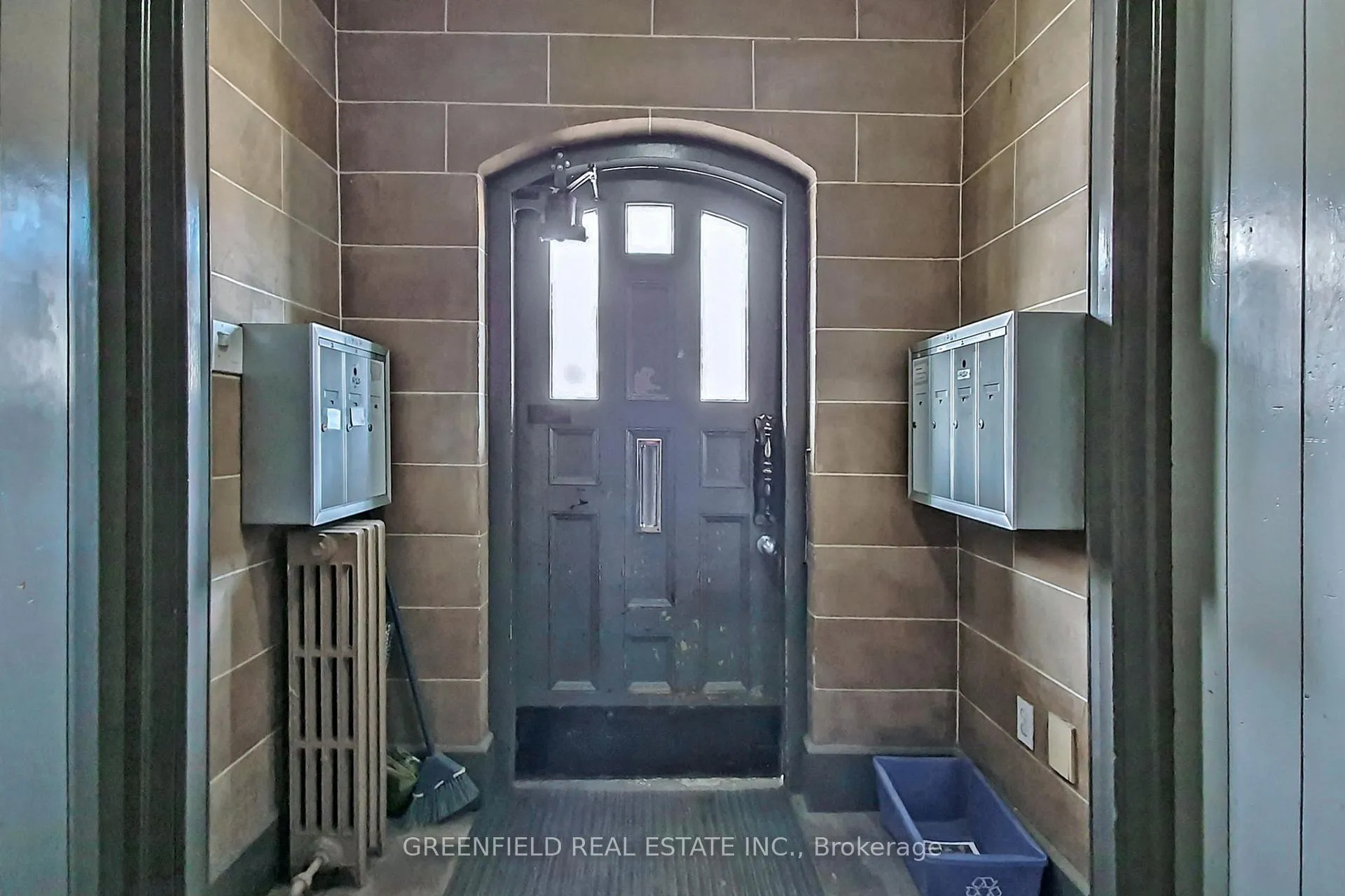 Photo 34 of Unit Upper, 1747 Bayview Avenue, Toronto, Leaside — HOMEH