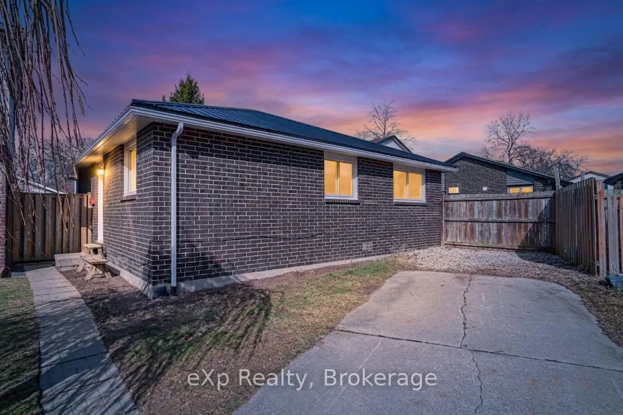 Photo 1 of 9190 Blencarn Court, Windsor — HOMEH