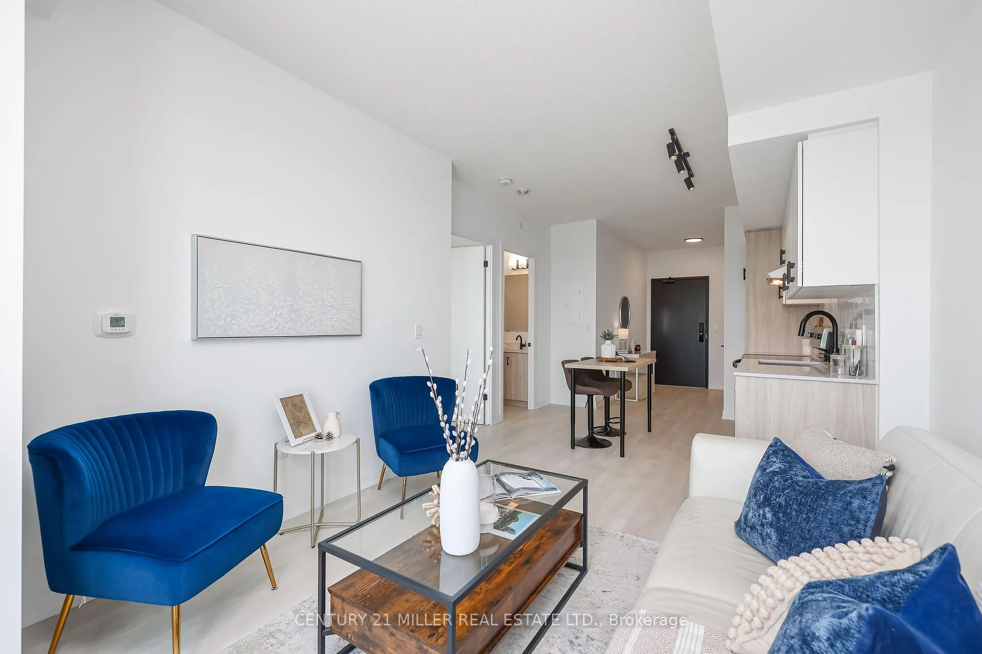 Photo 5 of Unit 434, 4878 Powers Common, Burlington, Alton — HOMEH