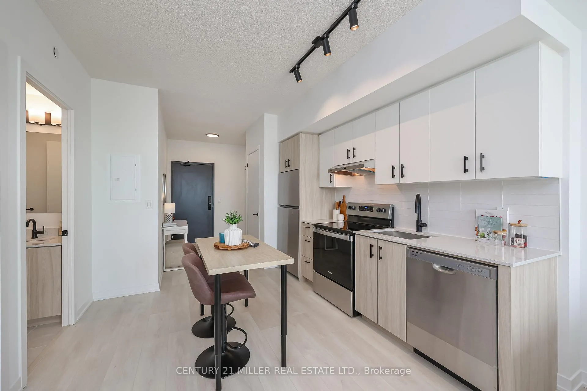 Photo 10 of Unit 434, 4878 Powers Common, Burlington, Alton — HOMEH