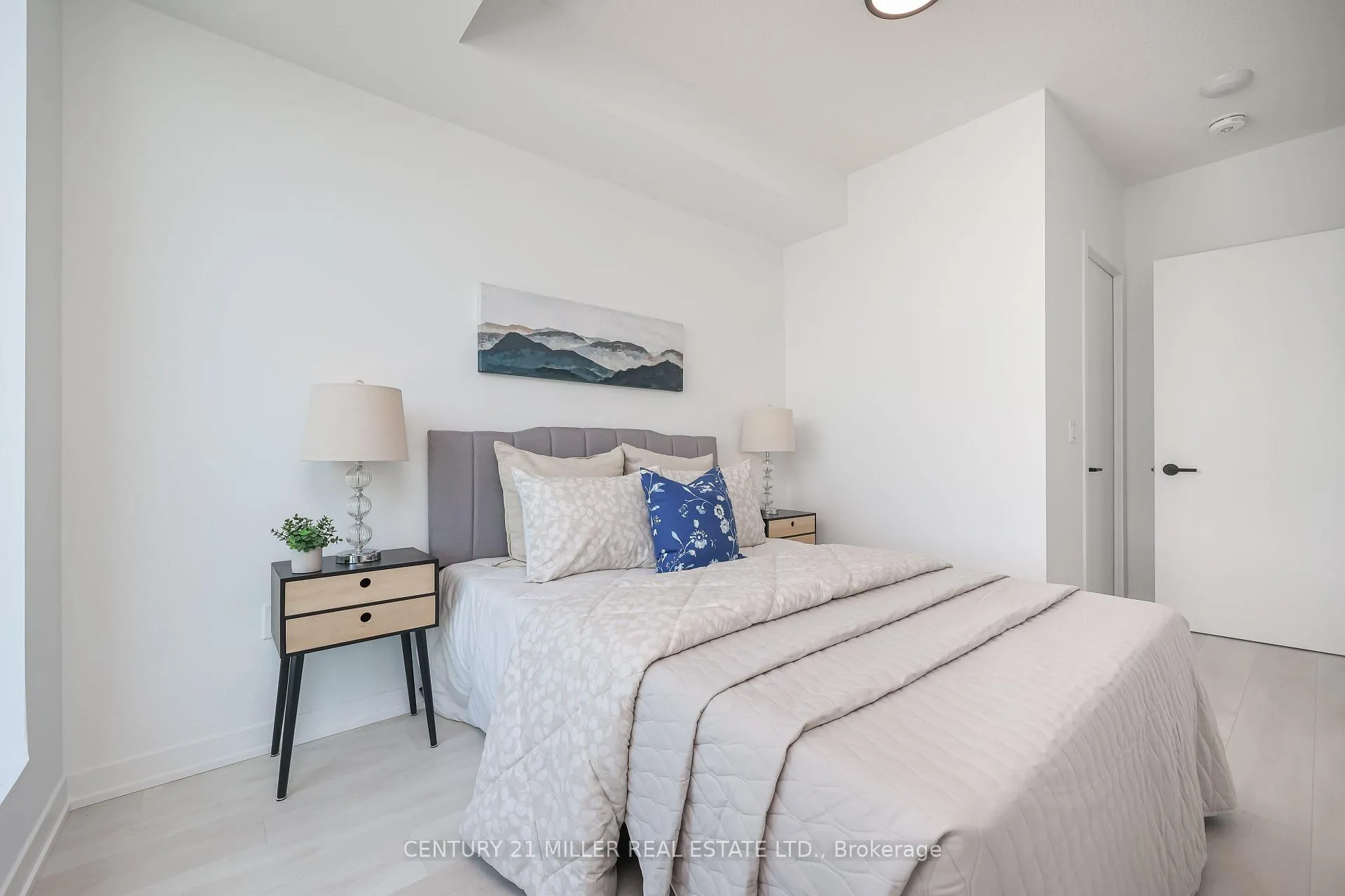 Photo 15 of Unit 434, 4878 Powers Common, Burlington, Alton — HOMEH